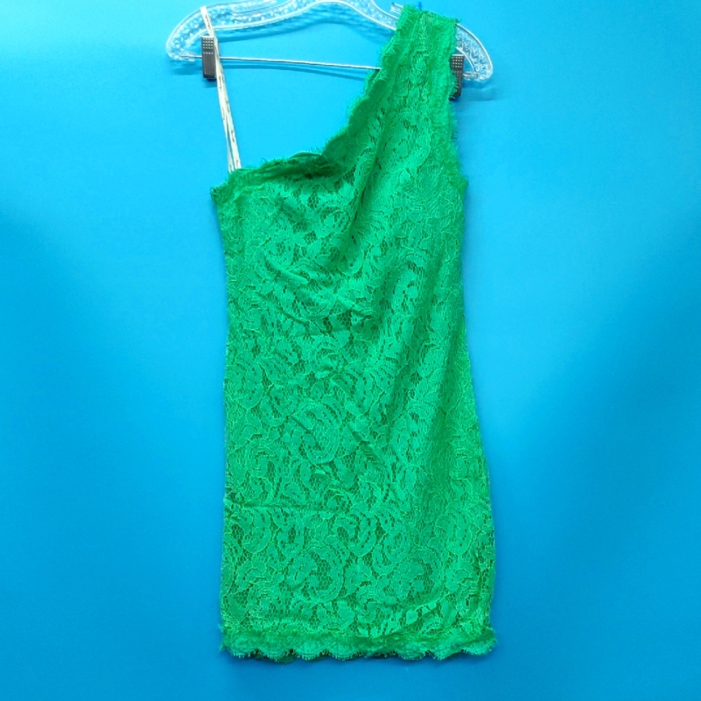 Green Lace One-Shoulder Dress